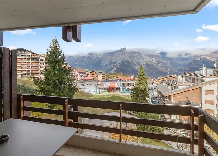 à Côté Des Pistes De