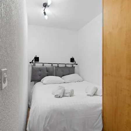 A Cote Des Pistes De ナンダ